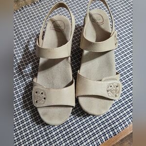 Dansko Cream Women's Sandals Wedge Platform Casual Comfort Sz 41